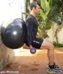 treino total-squat com fitball-agachamento-biceps